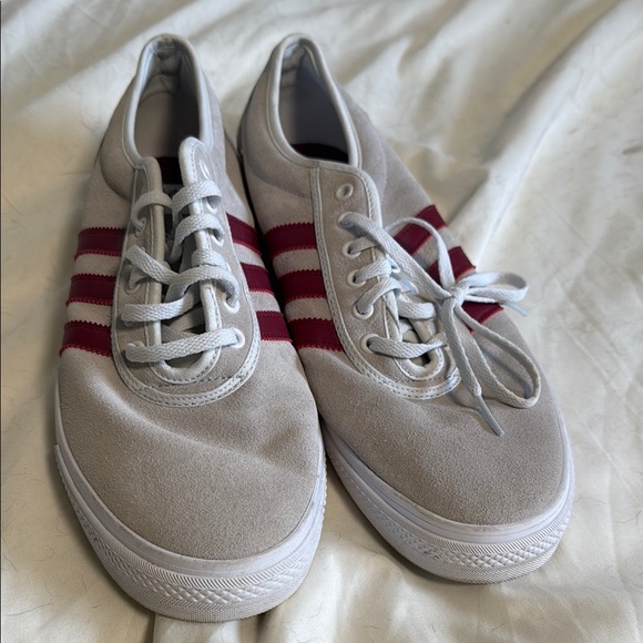 Adidas Gray and Red Sneakers Classic Style - Picture 2 of 4